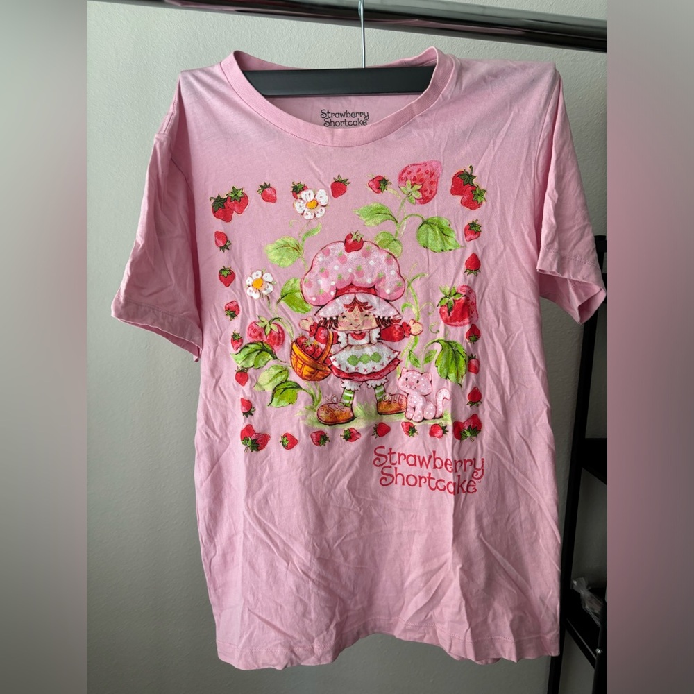 Strawberry Shortcake graphic tee 🍓
